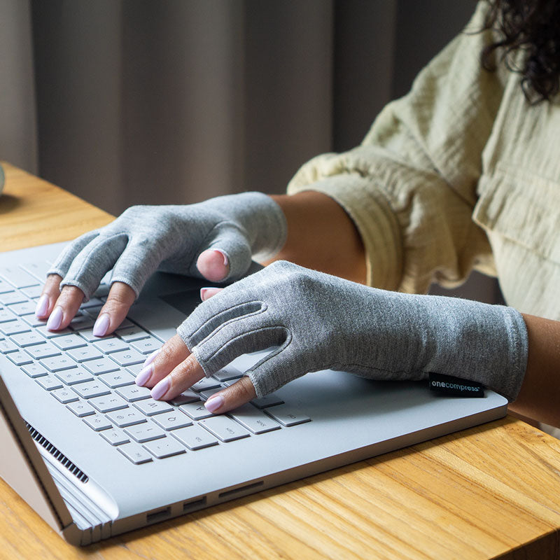 Premium Bamboo Compression Gloves